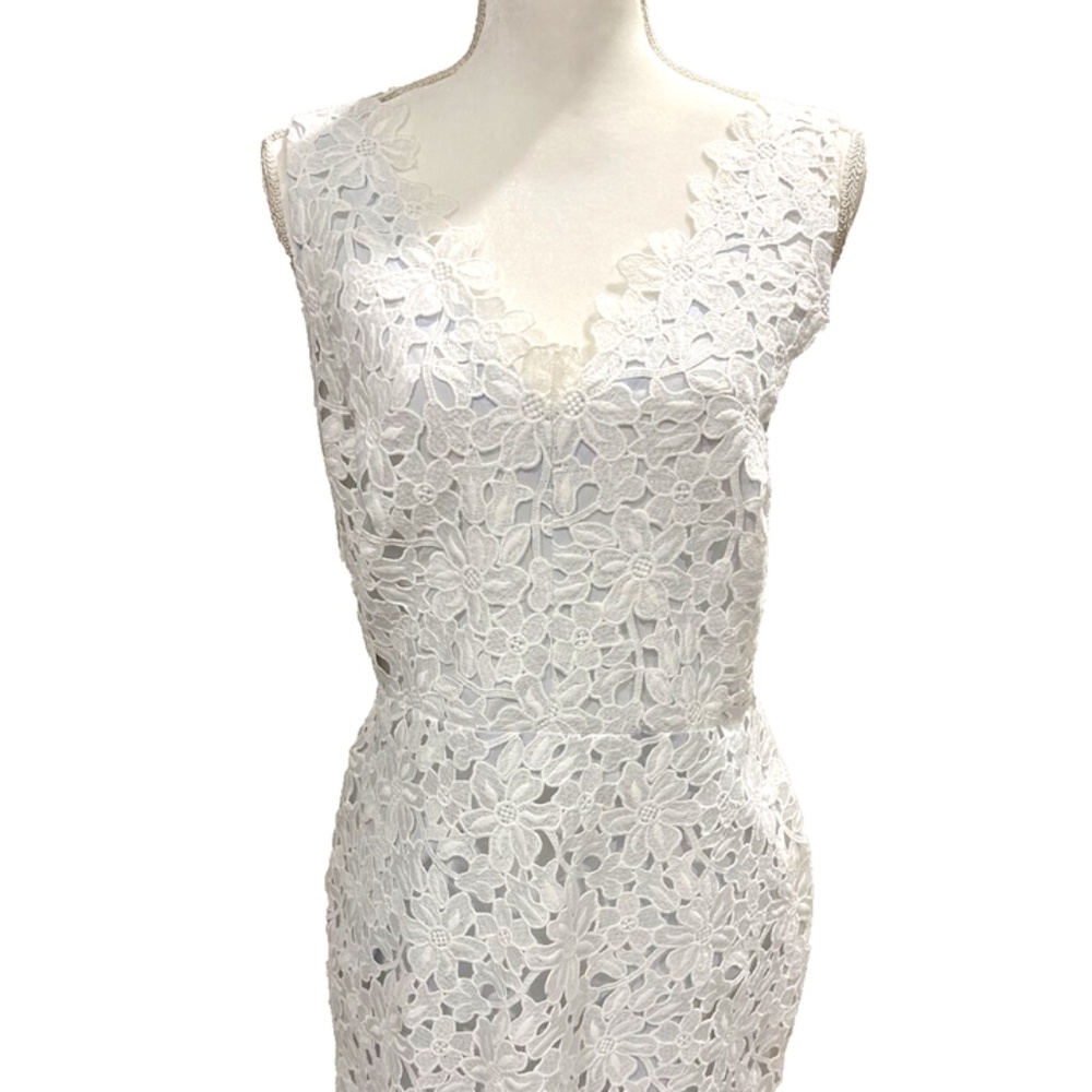 Ann Taylor LOFT Size 8 White Floral Lace Overlay Sheath Dress Lined Sleeveless